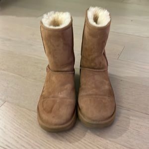 UGG classic short II